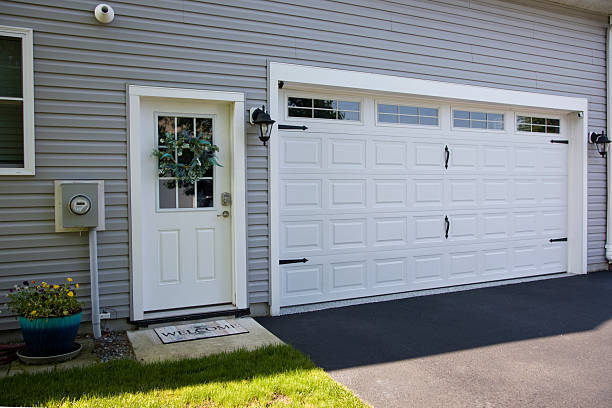 24/7 Emergency Garage Door Roller Replacement experts in Hudson, TX